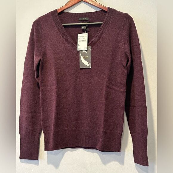 Halogen V neck 100% cashmere sweater size XS burgundy, NWT - Picture 2 of 11
